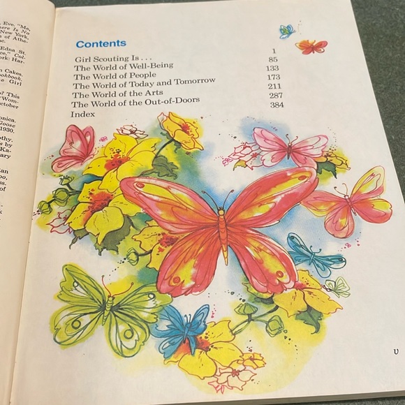 Vintage Worlds To Explore Handbook for Brownie and Junior Girl Scouts - Picture 7 of 16